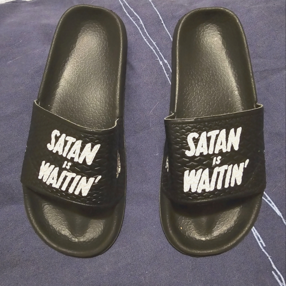 SLYDES 'SATAN IS WAITIN' SANDALS SIZE 8 FREE SHIPPING NEW!!!